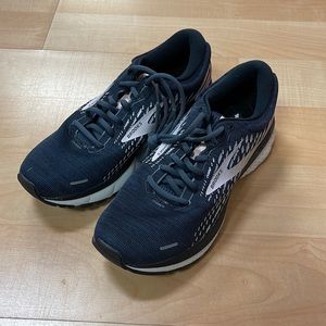 Womens Brooks Ghost Running Shoe size 10